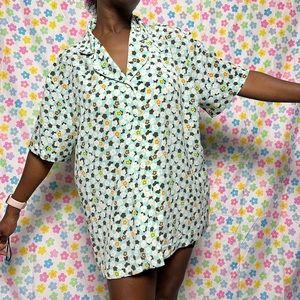 Vintage floral button up. Perfect condition. Fits like a L/XL. available today!